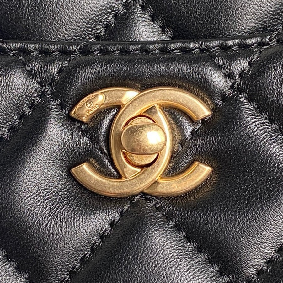 MAXI SHOULDER BAG CHAIN STRAP 28 IN BLACK CALFSKIN GOLD-TONE METALLIC