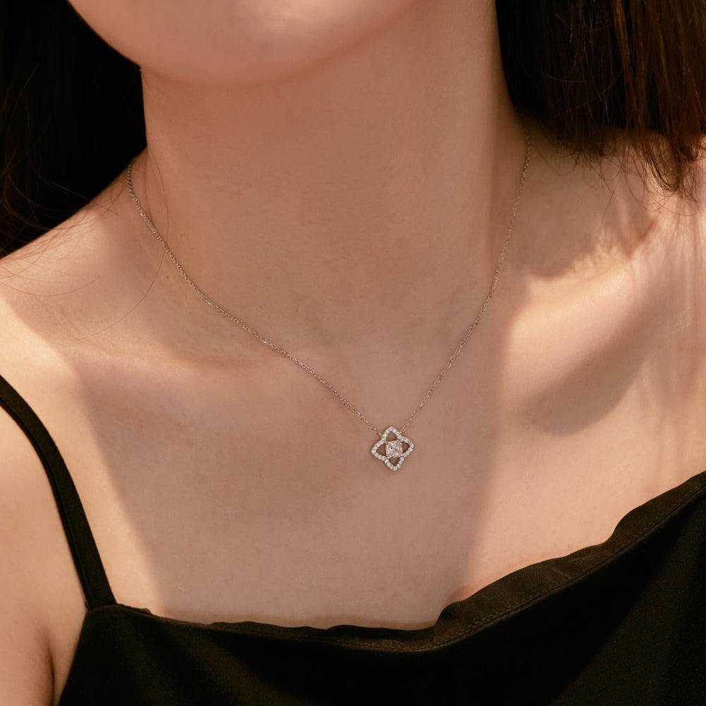 [AURORA]Exquisite Flower Shape Princess Cut Necklace