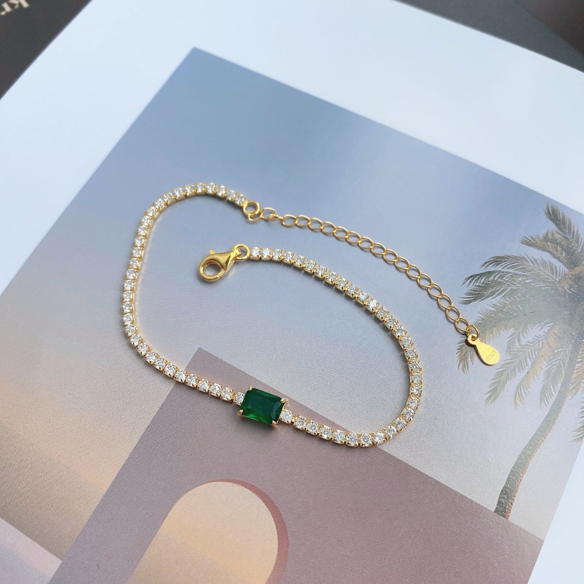 [AURORA]1.0 Carat Unique Emerald Cut Banquet Bracelet