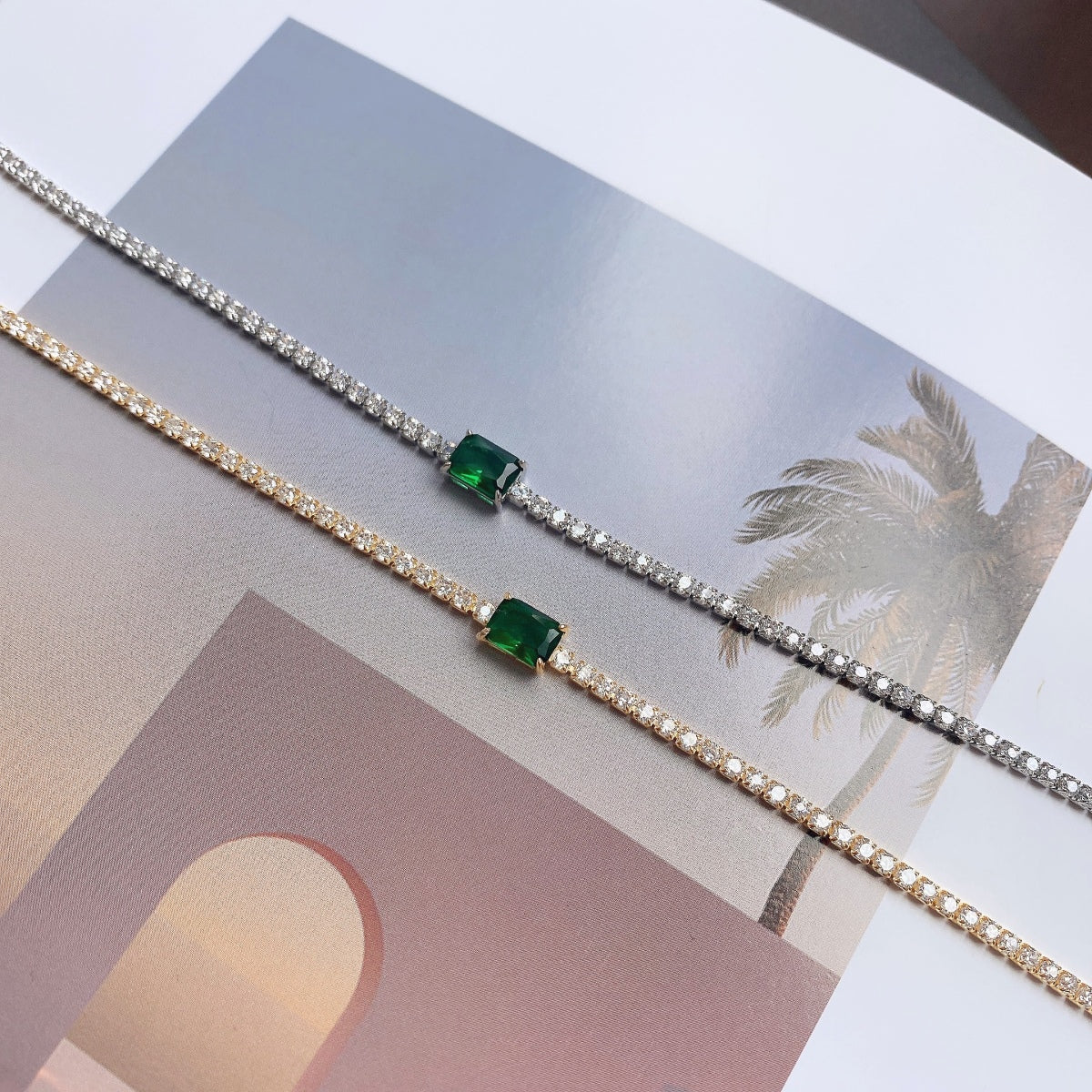 [AURORA]1.0 Carat Unique Emerald Cut Banquet Bracelet