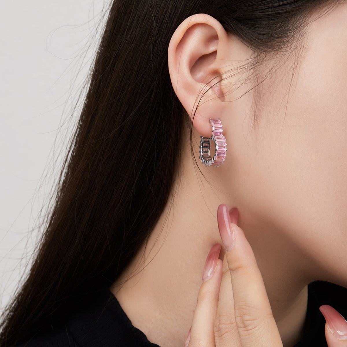 [AURORA]Radiant Heart Cutout Earrings