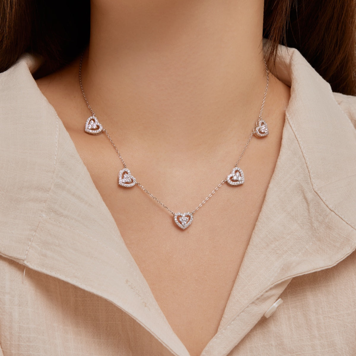 [AURORA]Sparkling Five Heart Necklace