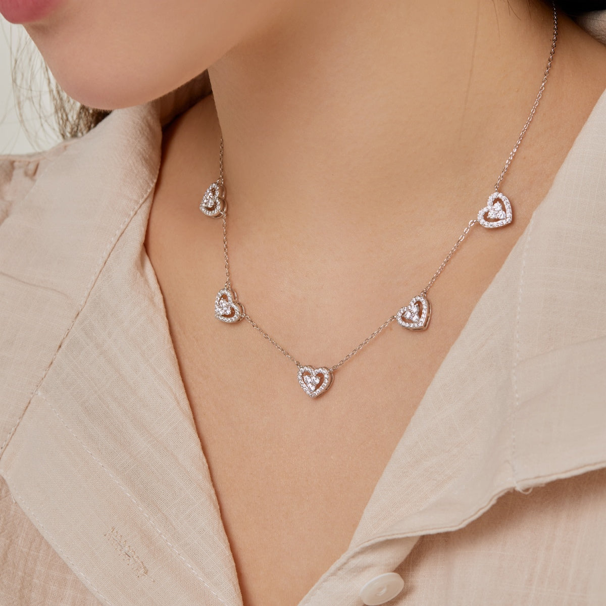 [AURORA]Sparkling Five Heart Necklace