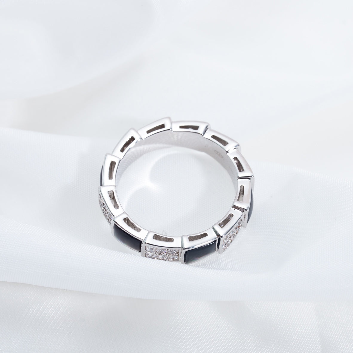 [AURORA]SERPENTI RING SILBER DIAMANT SCHWARZER MOP 4MM