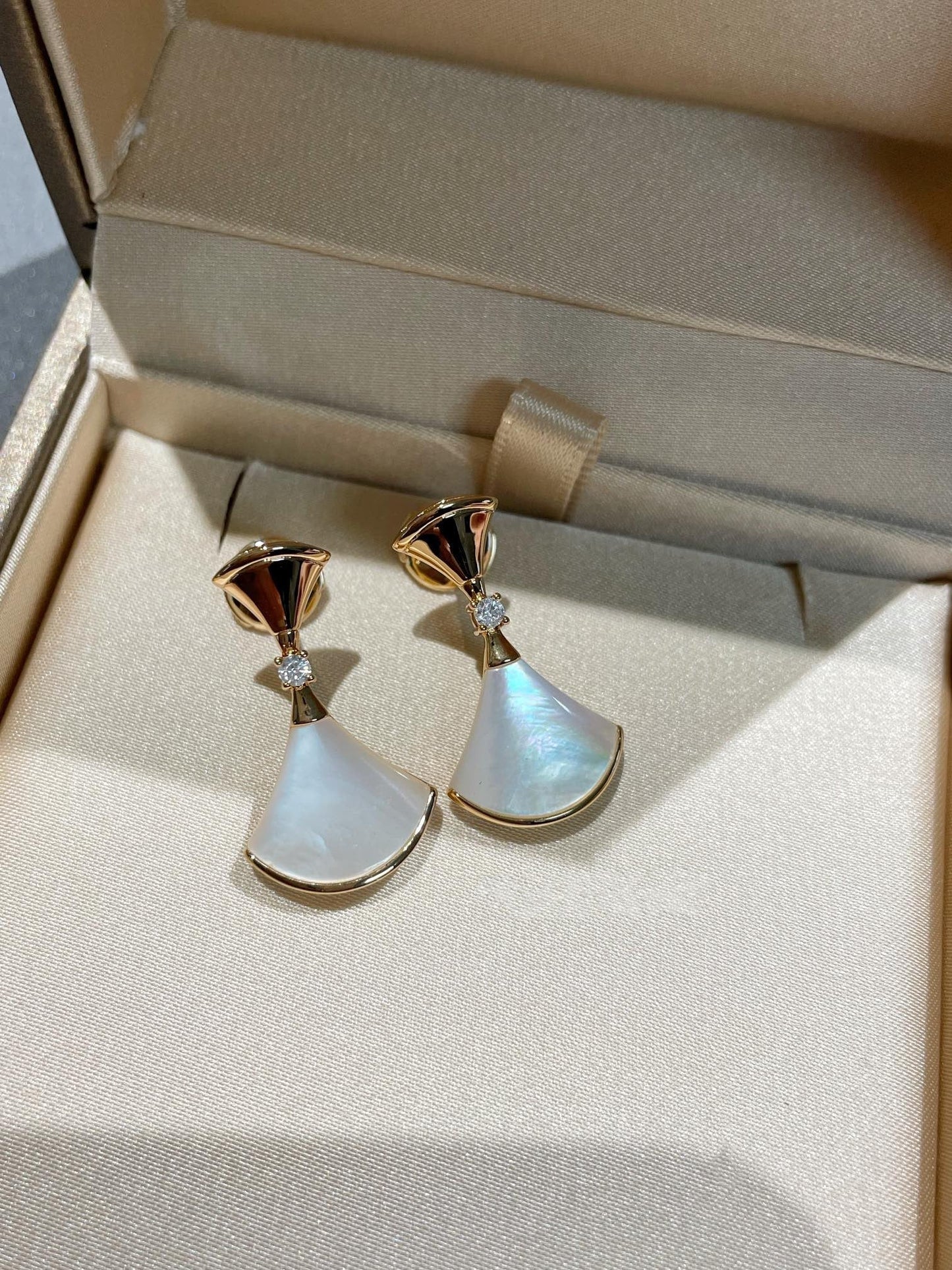 [AURORA]DREAM MOP 1 DIAMOND EARRINGS