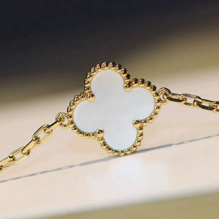 [AURORA]CLOVER 20 MOTIFS WHITE MOP NECKLACE