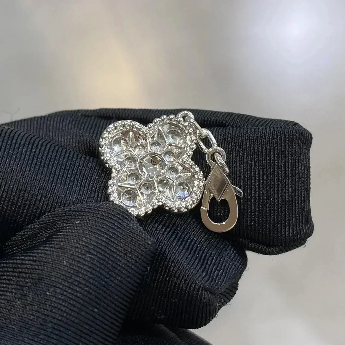 [AURORA]CLOVER 5 MOTIF FULL DIAMOND BRACELET COLLECTION