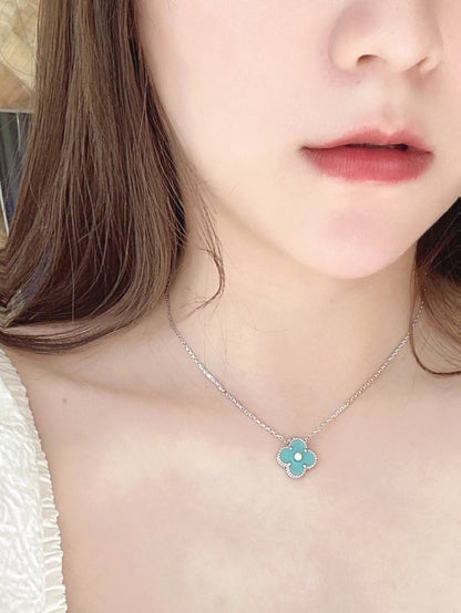 [AURORA]CLOVER 1 DIAMOND LIGHT BLUE SILVER NECKLACE