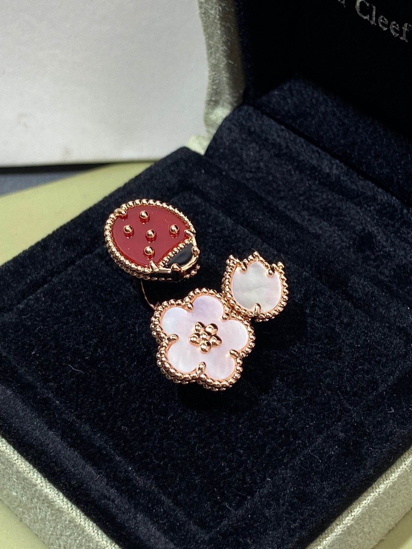 [AURORA]LUCKY 3 MOTIF ROSE GOLD RING