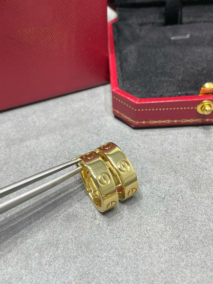 [オーロラ]ラブ 5.5mm イヤリング