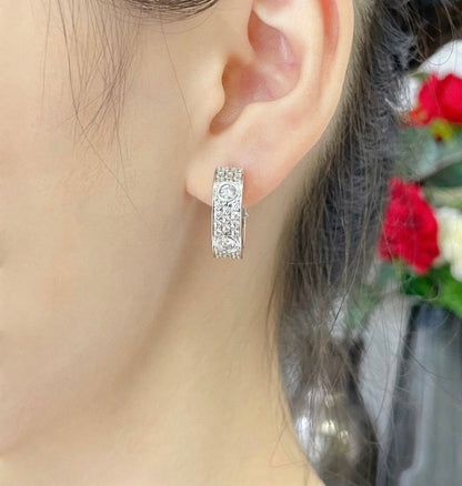 [AURORA]LOVE 5.5mm ダイヤモンドパヴェイヤリング