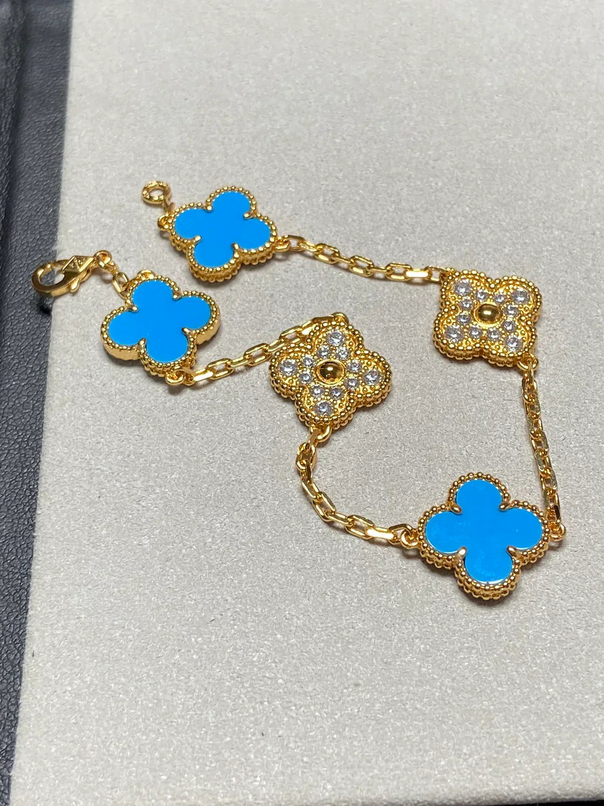 [AURORA] CLOVER 5 MOTIF BLUE AGATE BRACELET COLLECTION