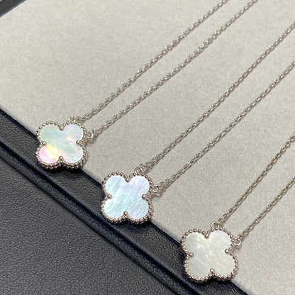 [AURORA]CLOVER MEDIUM SILVER WHITE MOP NECKLACE