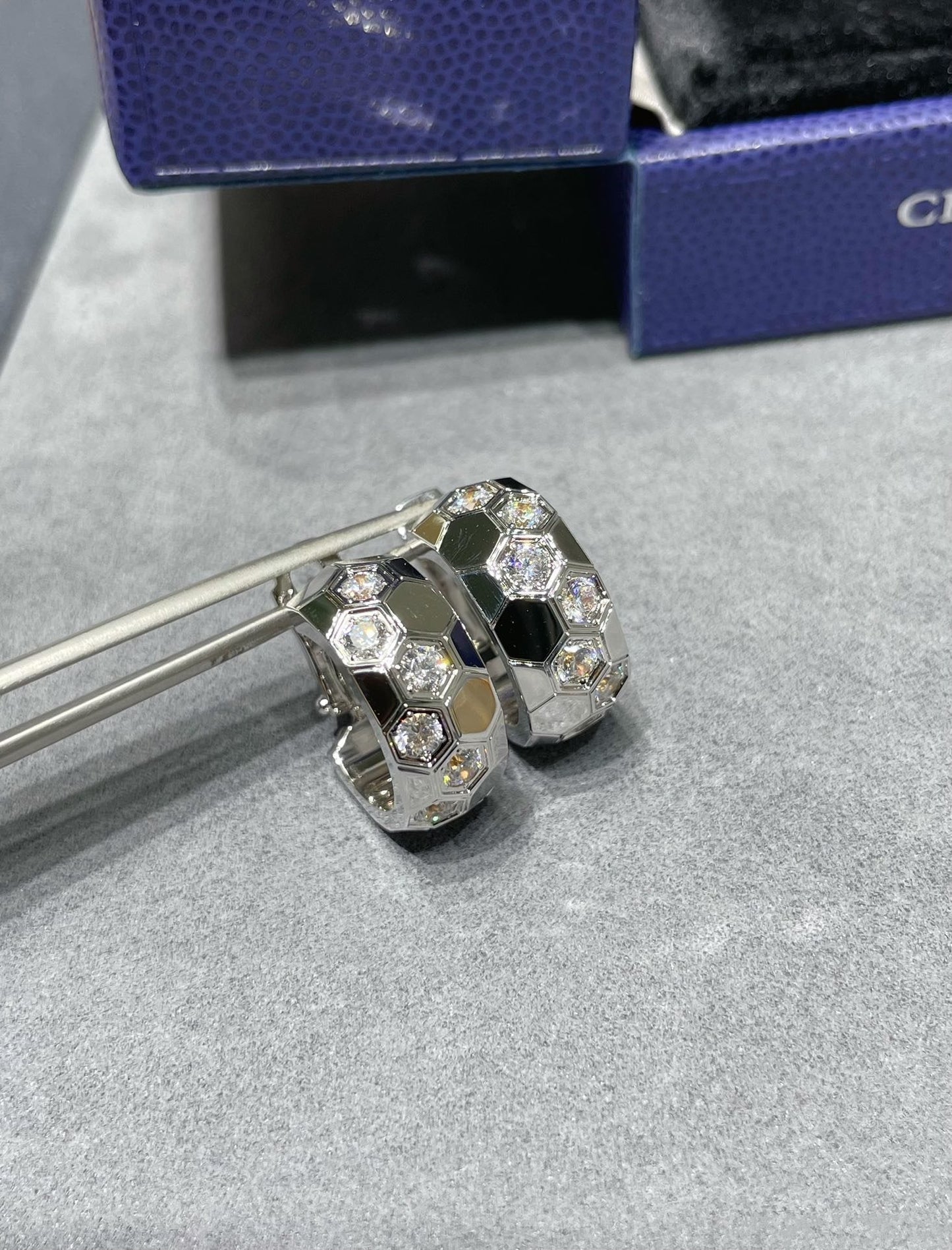 [AURORA] BEE LOVE DIAMANT-CREOLEN 
