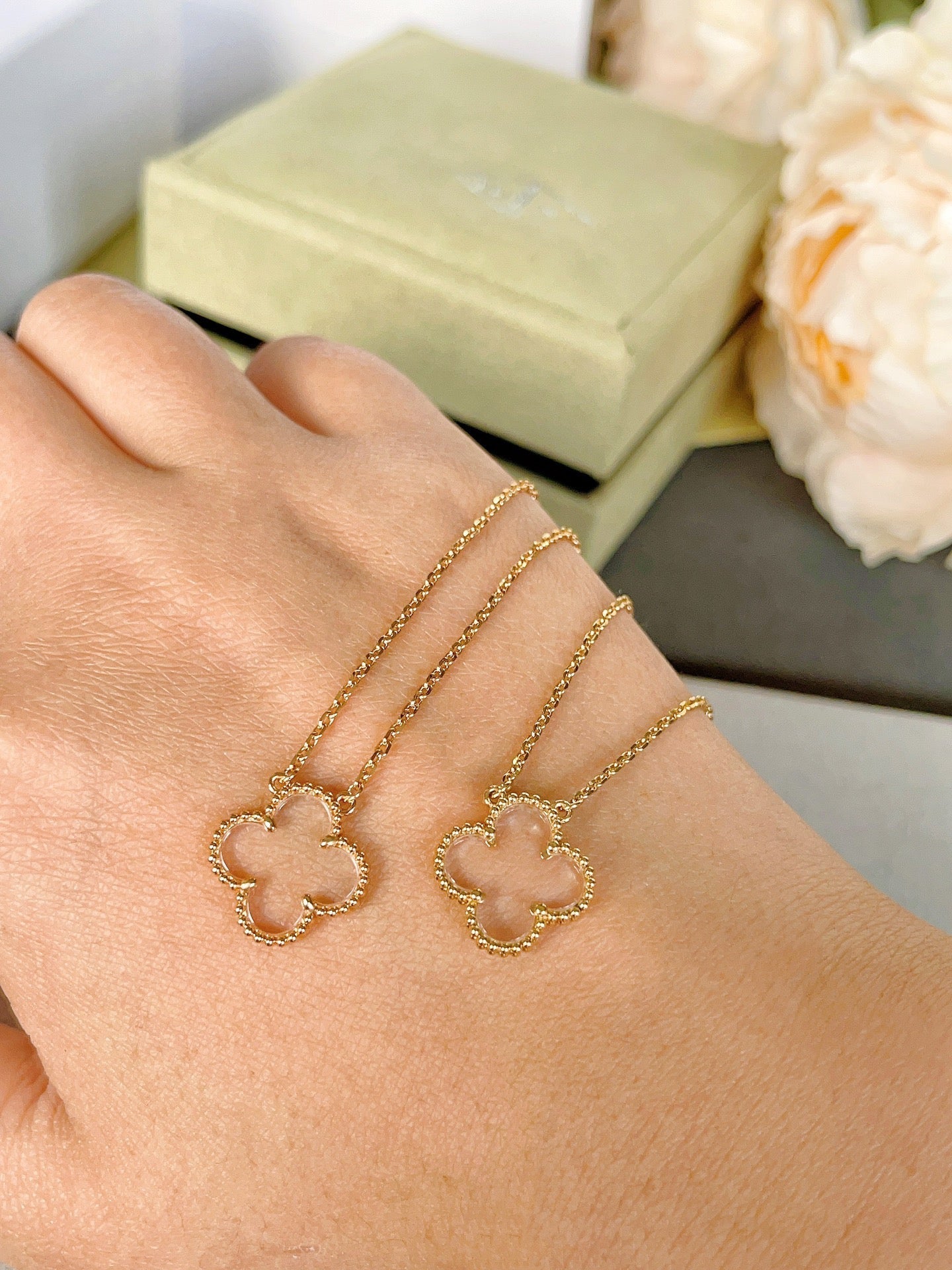 [AURORA]CLOVER ROCK CRYSTAL ROSE GOLD NECKLACE