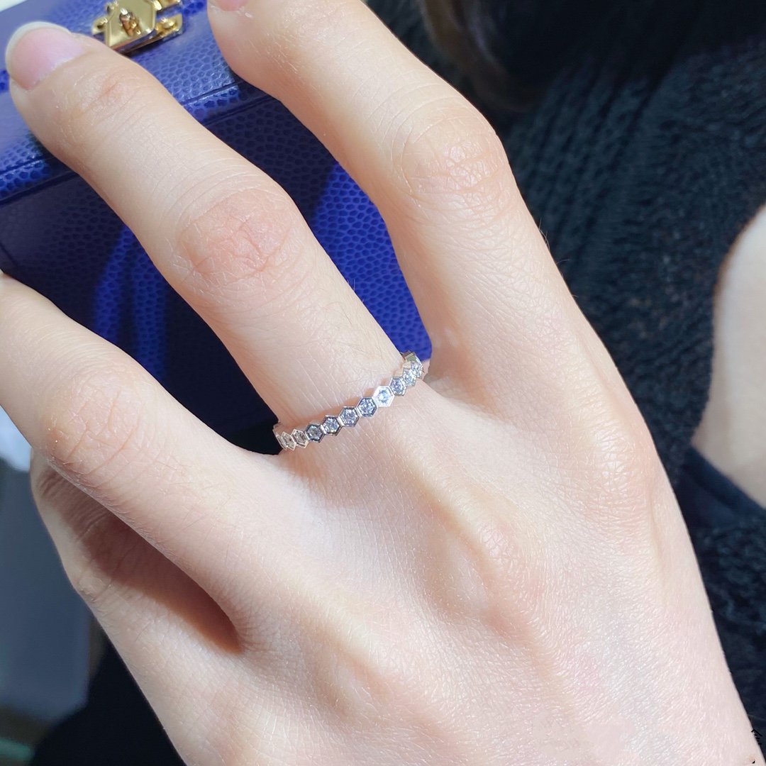 [AURORA] BEE LOVE KLEINER RING MIT DIAMANTEN