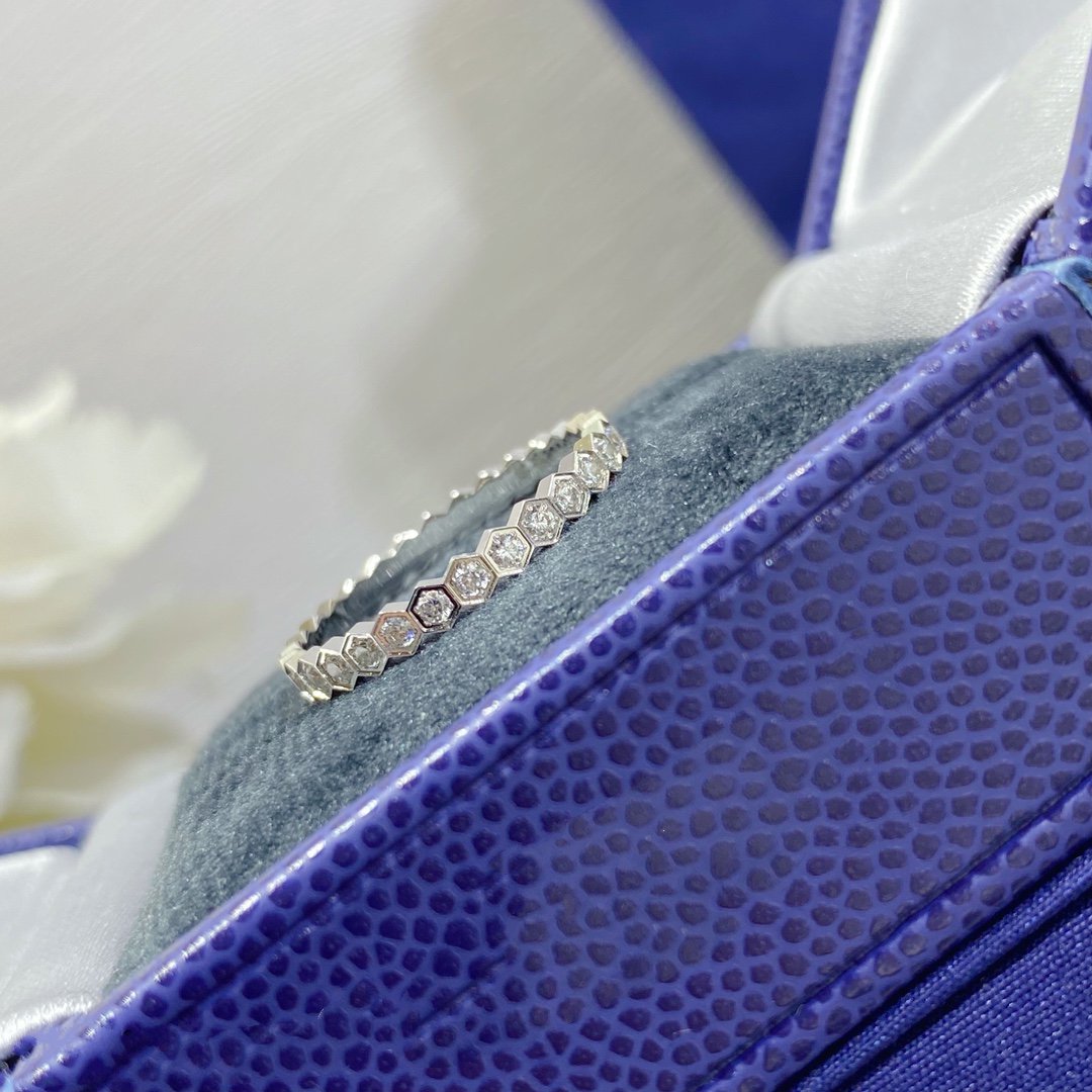 [AURORA] BEE LOVE KLEINER RING MIT DIAMANTEN