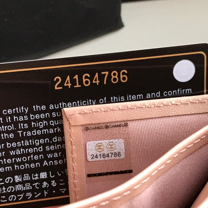 CC FLAP CARD HOLDER 11.5 PALE PINK GRAINED CALFSKIN GOLD ICON