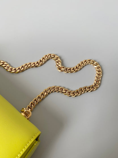 20 CHAIN EMBOSSED ARMPIT BAG CHARTREUSE YELLOW CALFSKIN