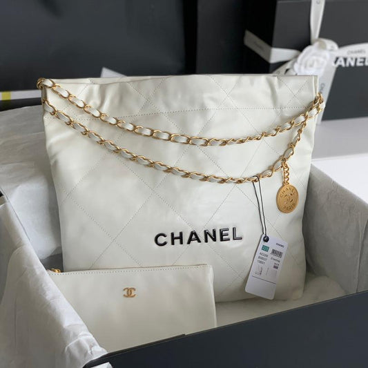 CC MEDIUM 37 HANDBAG IN WHITE SHINY CALFSKIN GOLD HARDWARE