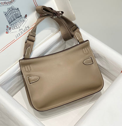 HM JYPSIERE SHOULDER BAG 23 IN WOOD BROWN CALFSKIN SILVER HARDWARE