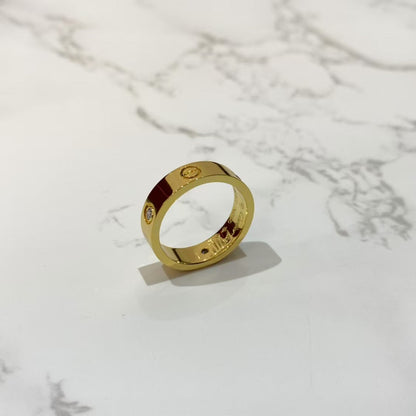 [オーロラ]ラブリング 5.5mm 3ダイヤモンド ゴールド