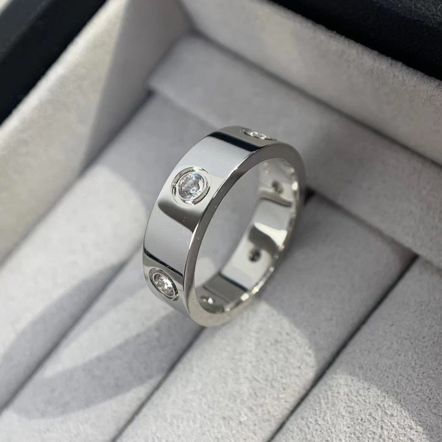 [AURORA]LIEBESRING 5,5 MM 6 DIAMANTEN SILBER
