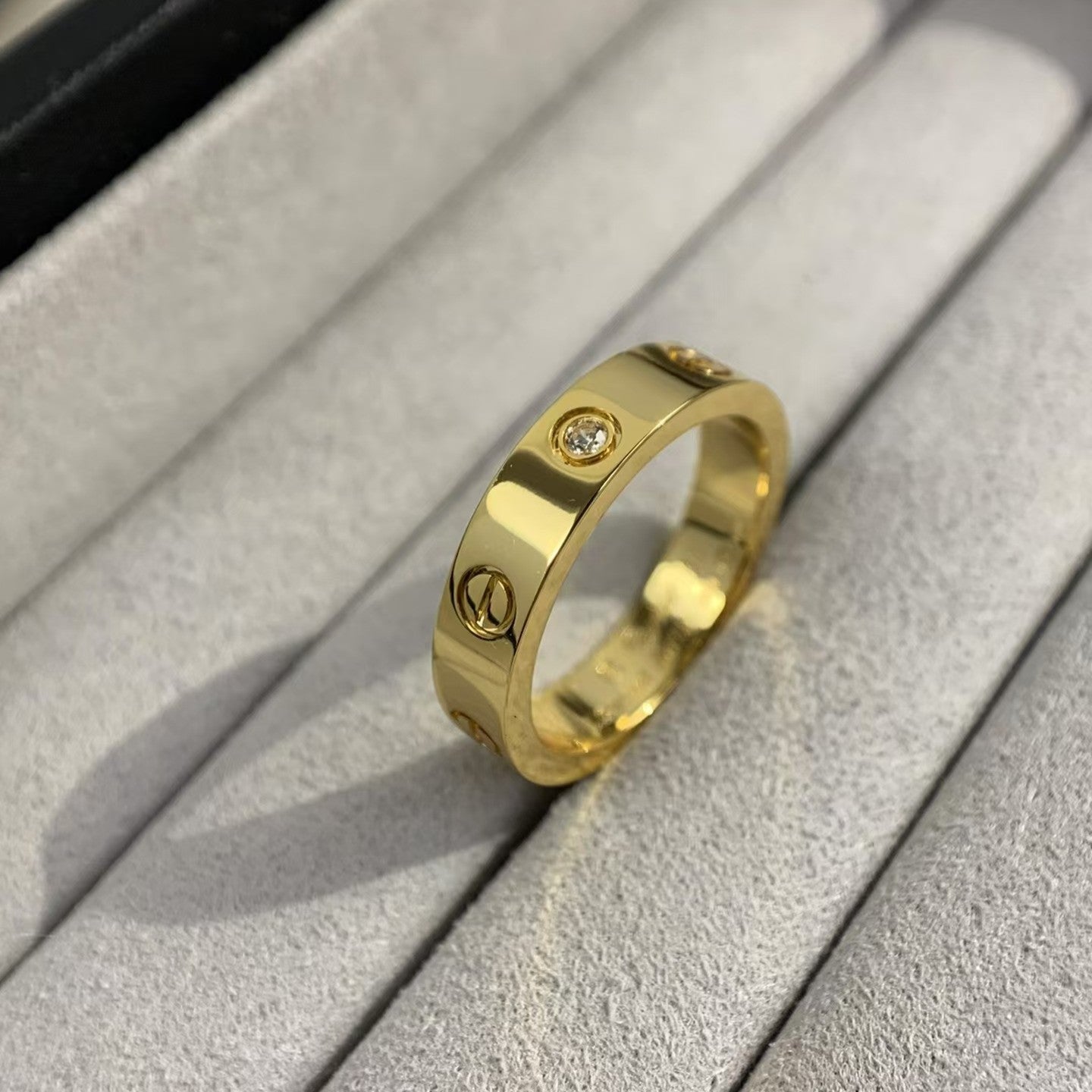 [オーロラ]ラブリング 4mm ダイヤモンド1個 ゴールド