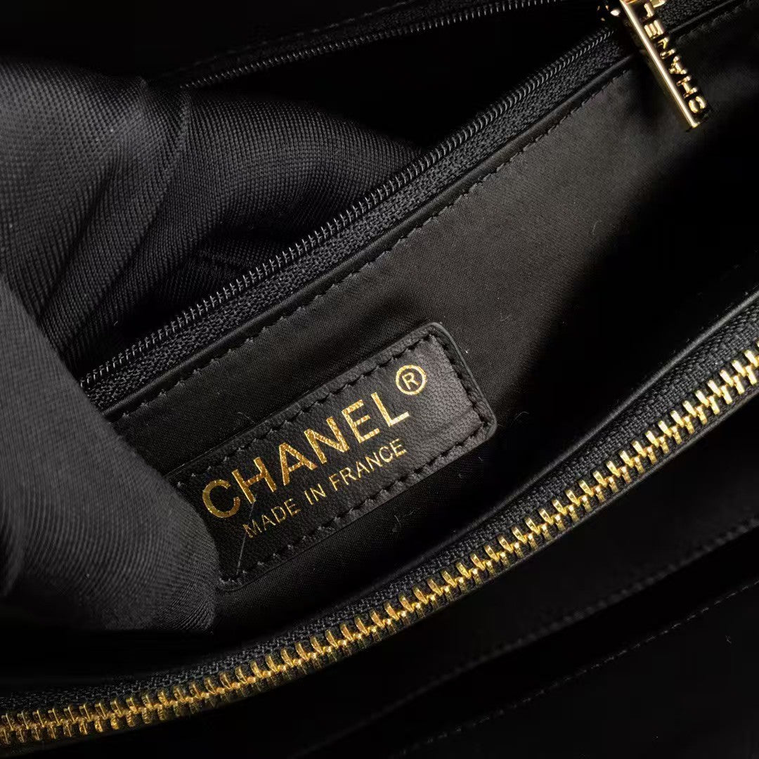 GST BLACE LEATHER SHOPPING BAG WITH GOLD HARDWARE