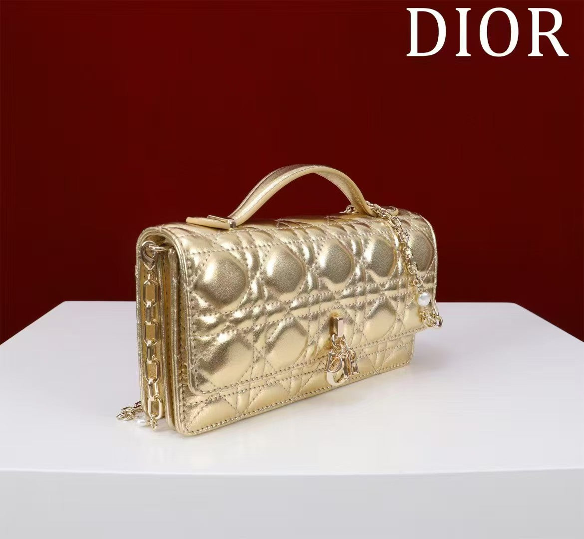 MISS PEARL CHAIN BAG LIGHT GOLD