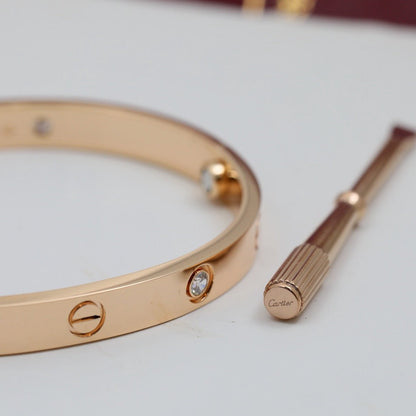 [AURORA]LIEBESARMBAND 6,1 MM 4 DIAMANTEN 