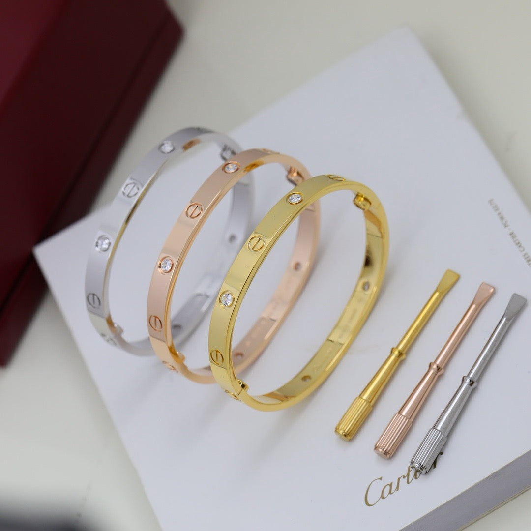 [AURORA]LIEBESARMBAND 6,1 MM 4 DIAMANTEN 
