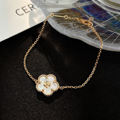 [AURORA]LUCKY WHITE MOP PLUM BLOSSOM  BRACELET