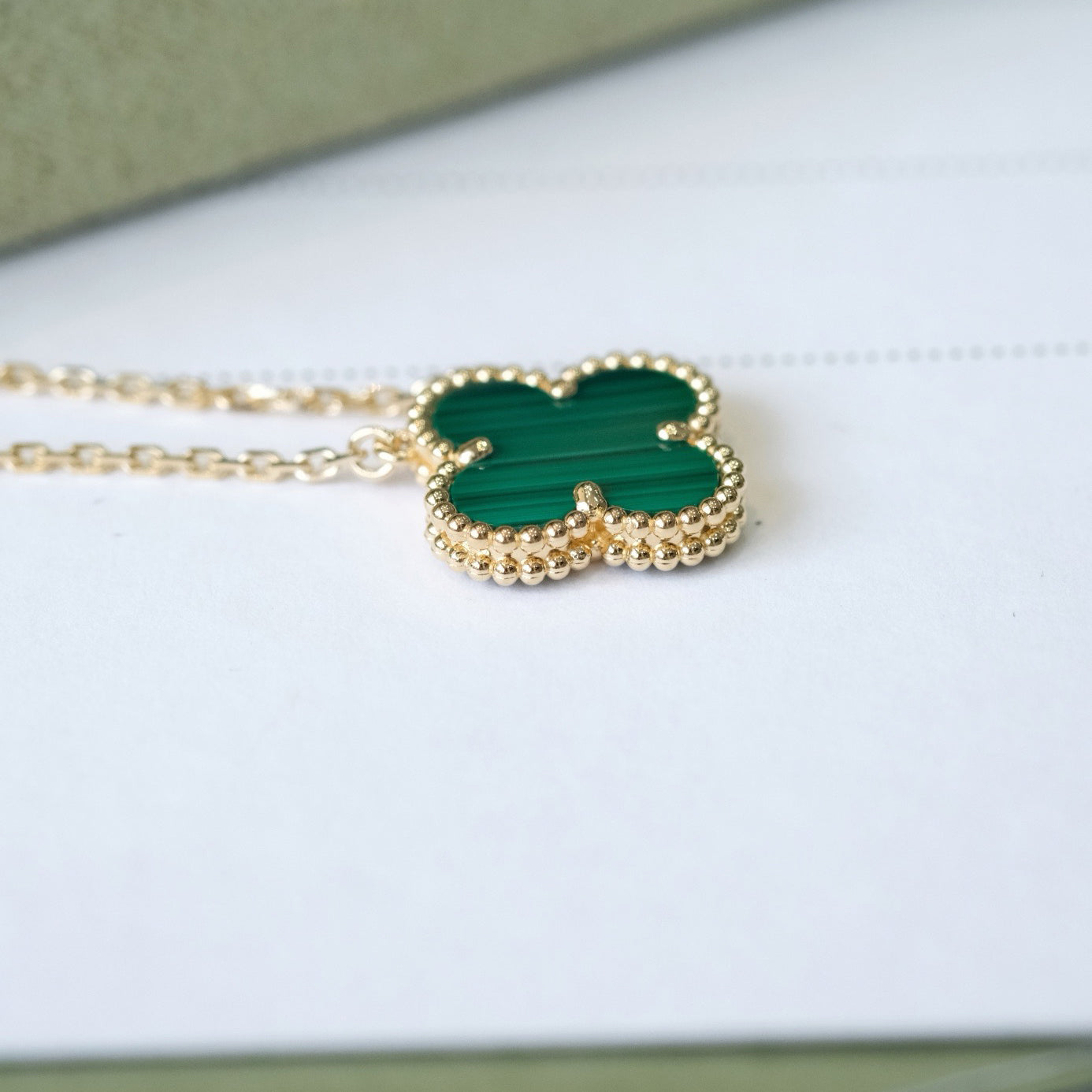 [basloveJW]CLOVER 15MM MALACHIT EINZELNE BLUMENKETTE