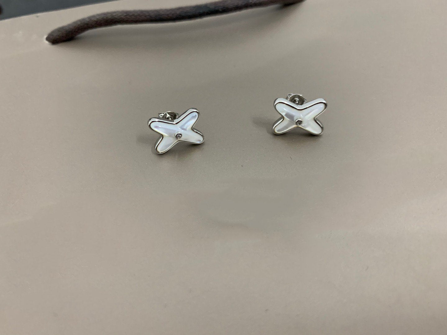 [AURORA]ジュー ド ホワイト モップ シルバー ダイヤモンド ピアス