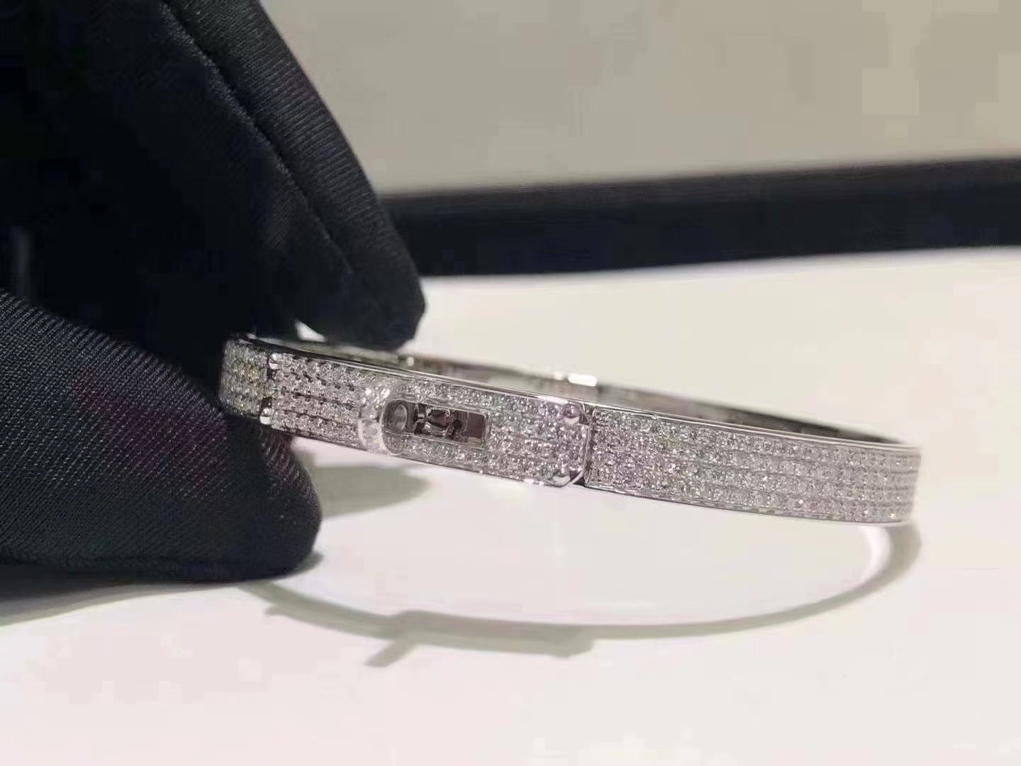[AURORA]HM KELLY ARMBAND AUS SILBER MIT VOLLSTÄNDIGEM PAVE-DIAMANT