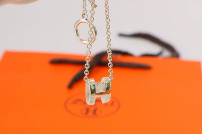 [AURORA]HM NECKLACE H LETTER OVAL SERIES