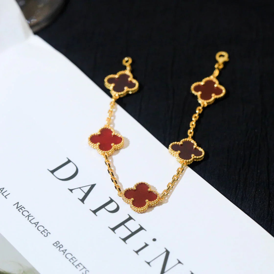 [AURORA]CLOVER 5 MOTIF RED CORNELIAN BRACELET COLLECTION