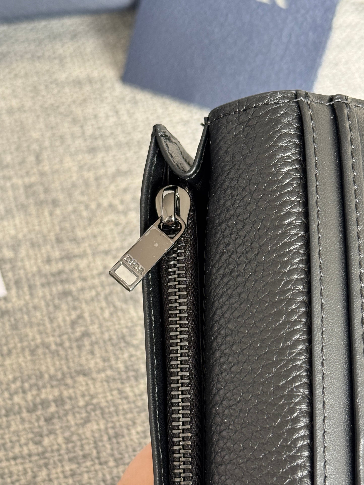 VERTICAL BIFOLD WALLET 19 IN BLACK GRAINED CALFSKIN MIX BLUE MONOGRAM OBLIQUE JACQUARD
