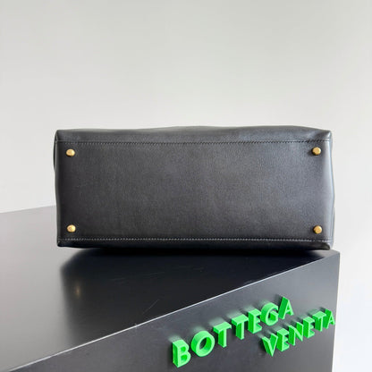 MEDIUM CIAO CIAO 34 IN BLACK CALFSKIN