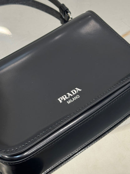 FLAP BAG 18 IN BLACK SHINY CALFSKIN