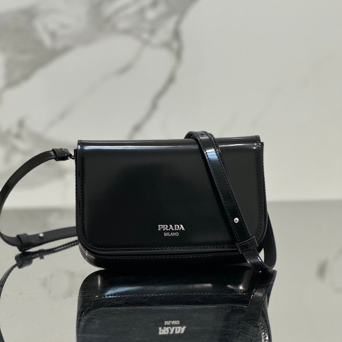 FLAP BAG 18 IN BLACK SHINY CALFSKIN