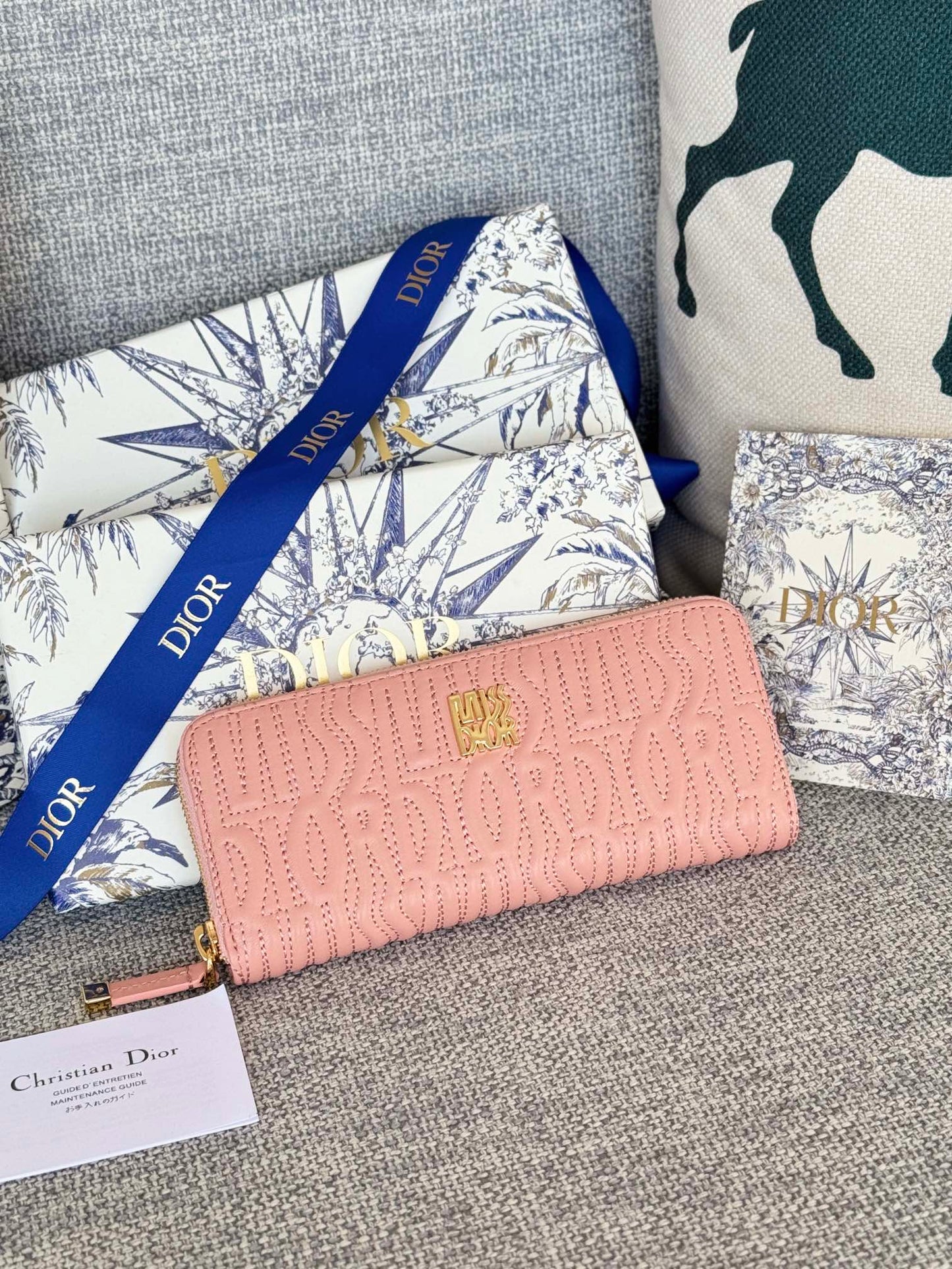 VERTICAL LONG ZIP WALLET 20 IN BABY PINK QUILTED ALLOVER CALFSKIN