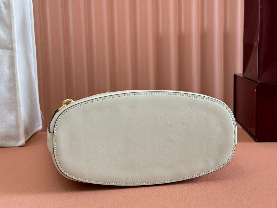 73 MEDIUM BUCKET BAG 27.5 IN OFF WHITE SMOOTH CALFSKIN