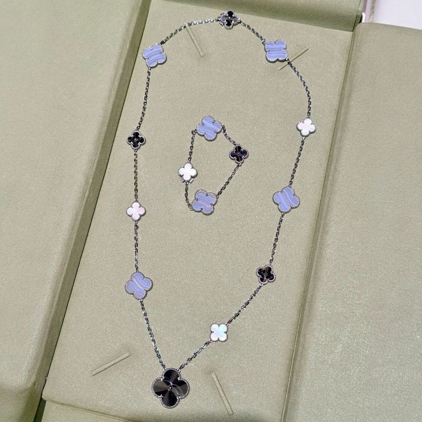[AURORA]DETACHABLE CLOVER 15(11+4) FLOWER SILVER NECKLACE SET