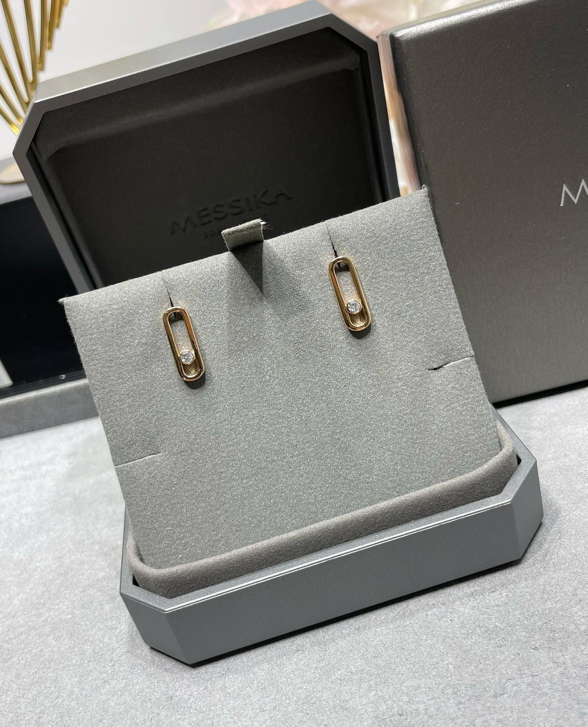 [AURORA]MOVE UNO SMALL 1 DIAMOND EARRINGS